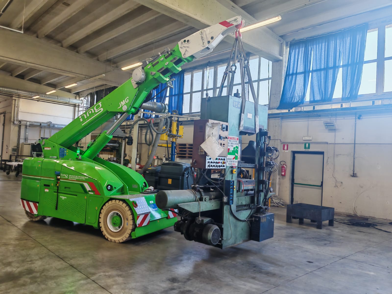 JMG Cranes MC 100s — vista 1